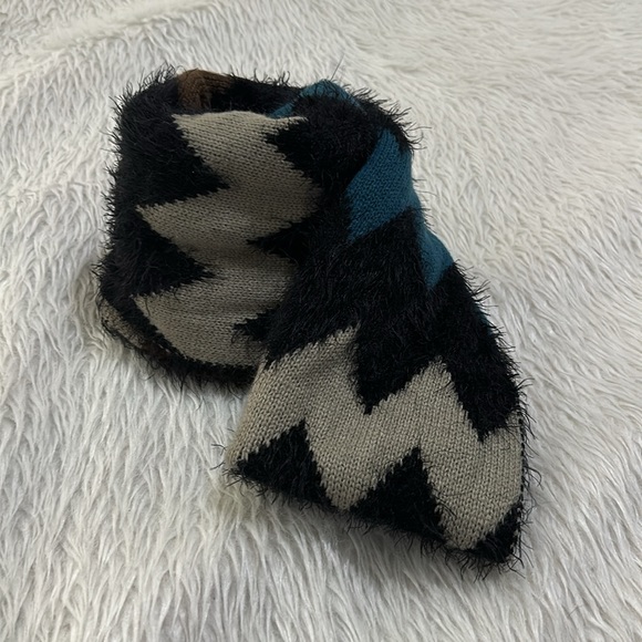 Women’s infinity brown warm knitted scarf - Picture 5 of 5